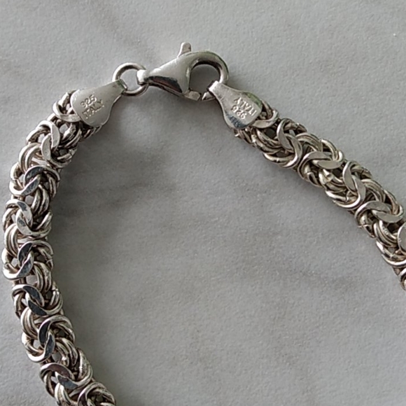 Jewelry - Picture 3 of 4